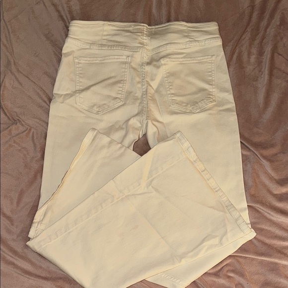 We The Free| ‘Keira’ Pull on White Flare Bootcut Jeans - Picture 8 of 10